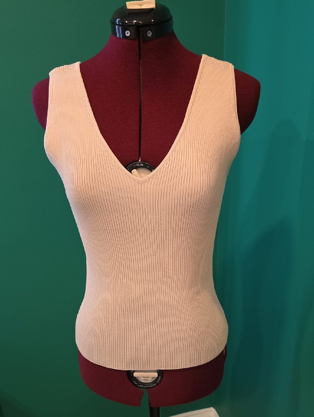 The Workshop Cream Ribbed V-Neck Tank, Size L